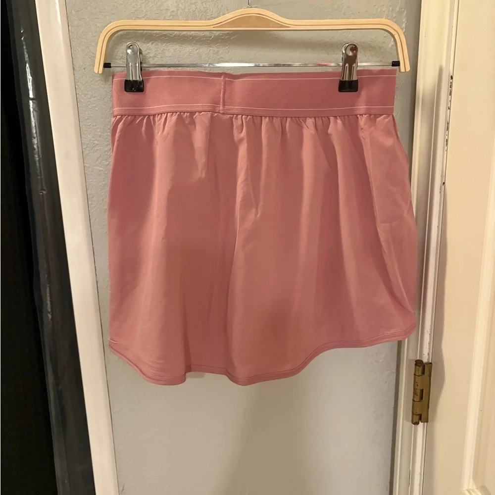 ALO Yoga Match Point Tennis Skirt Medium Limited: Pink Wild Rose NWT - Picture 5 of 7